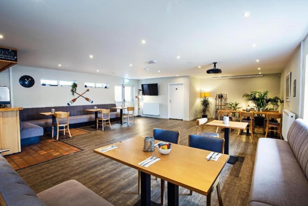 Emma'S Retreat 3-Bedroom Caravan Sleeps 6 At Durdle Door Nr Wareham Dorset Exterior photo